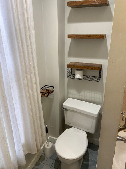 Building Photo - 41 Austin St