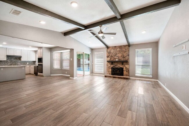 Building Photo - "Beautifully updated 3-Bed 2-Bath home Wit...