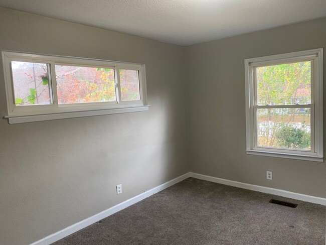 Building Photo - 3 Bedroom Home in Hixson
