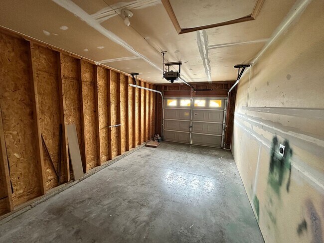 Building Photo - 206 Lighthouse Dr