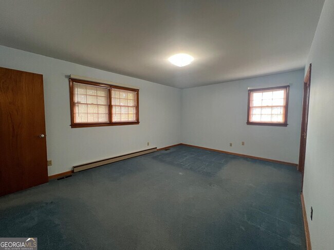 Building Photo - 215 Old Oxford Rd