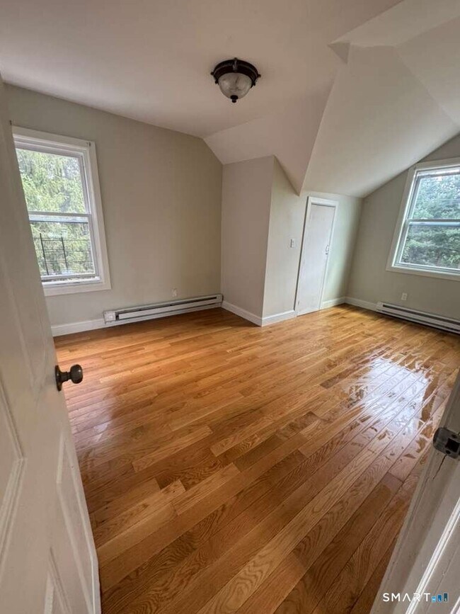 Building Photo - 161 Edgewood Ave