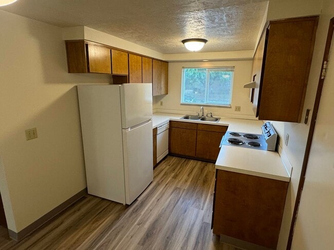Building Photo - 2 Bedroom in Junction City