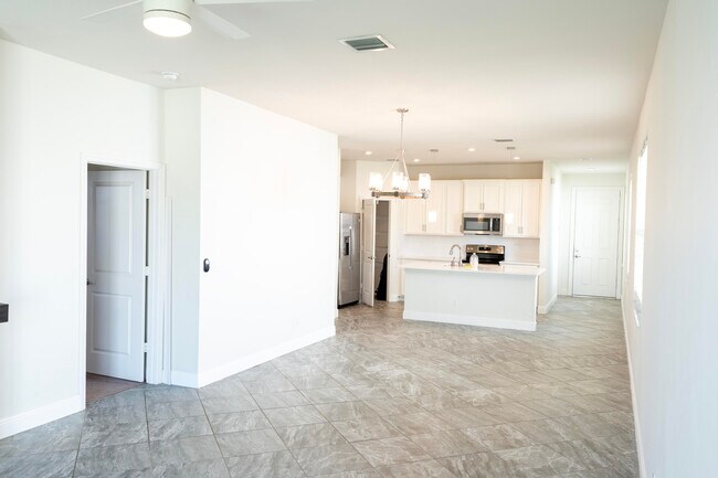Building Photo - 10885 SW Robbia Way