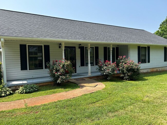 Building Photo - 2745 McDonough Rd