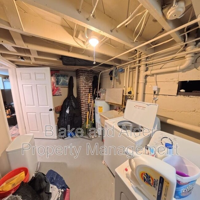 Building Photo - 1333 N Alberta St