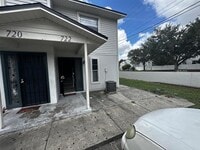Building Photo - 722 W Columbia Ave