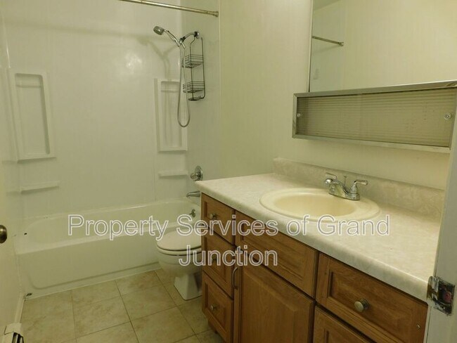 Building Photo - 3245 Downey Ct