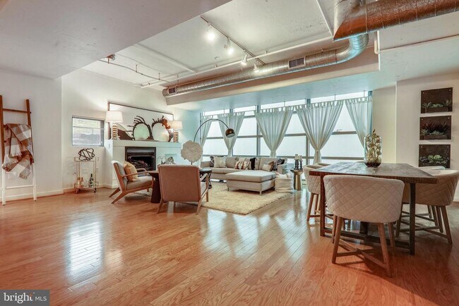 Building Photo - 1125 11th St NW