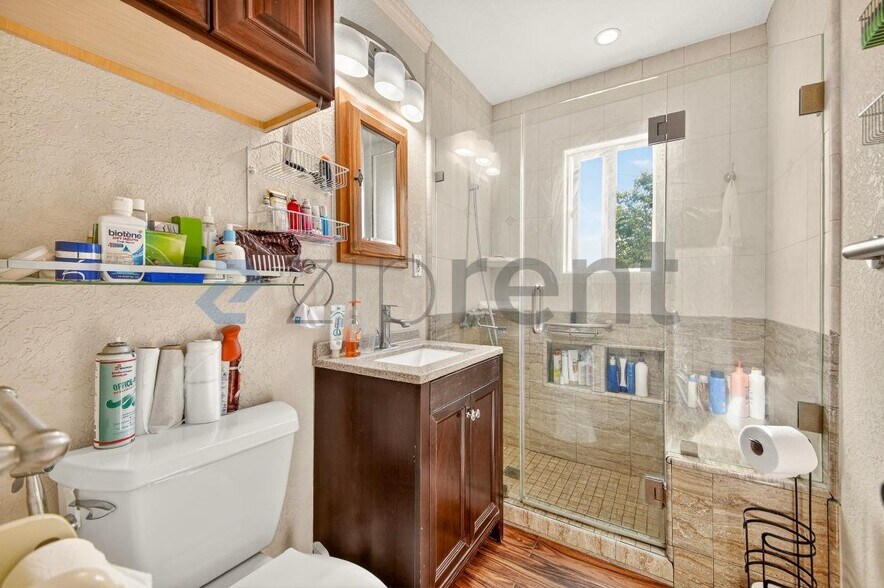 Building Photo - 2853 Doolittle Ave