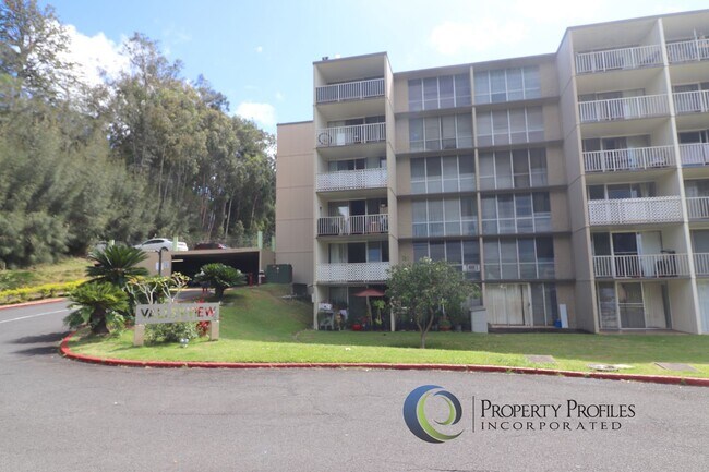 Building Photo - Ground Floor 1 bedroom 1 bath with 2 lanai...