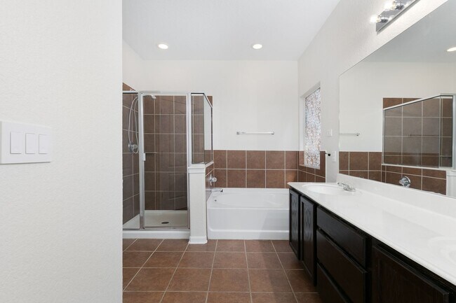 Building Photo - Helotes~Beautiful Laurel Canyon Subdivisio...