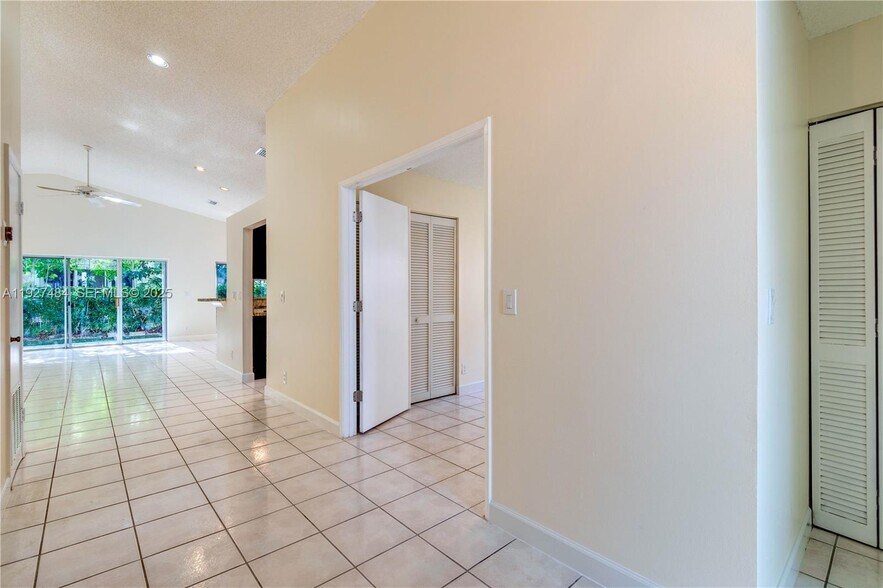 Building Photo - 1501 SW 149th Ave