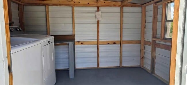 Building Photo - 12048 Henley Ave