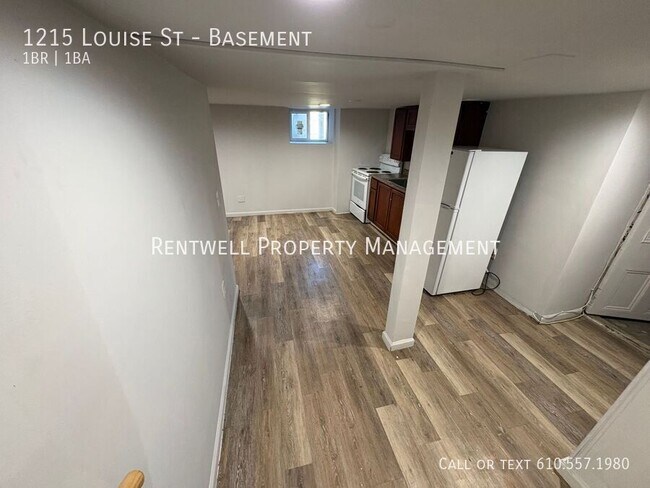 Building Photo - 1215 Louise St