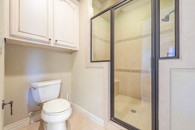 Building Photo - Beautiful Tuscan feel Condo Lower Greenville area
