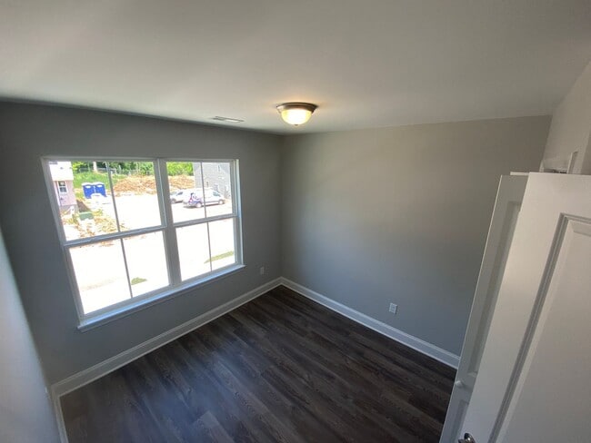 Building Photo - Modern Townhome in Snowmass Subdivision! N...