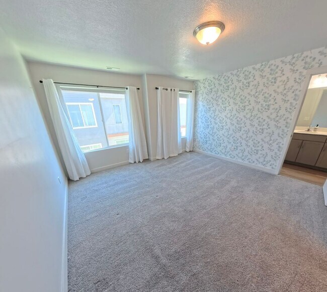 Building Photo - Lexington Townhome - Orem