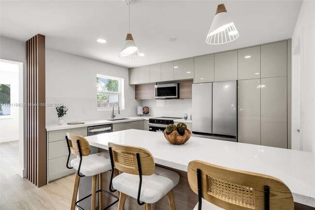 Building Photo - 3920 Hayes St