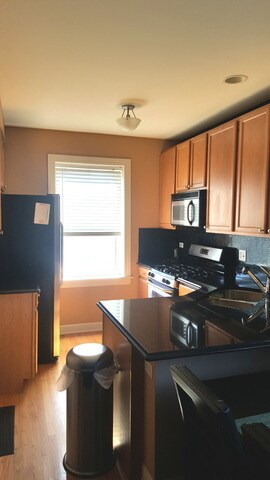 Building Photo - 5150 N Avers Ave