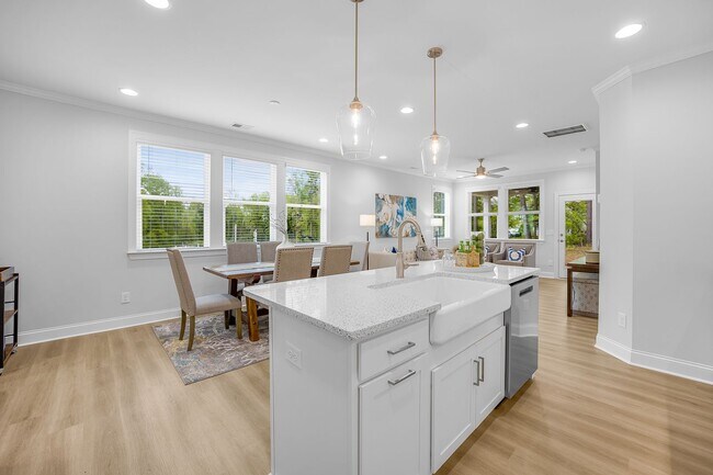 Building Photo - Washam Potts Townhomes