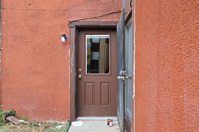 Building Photo - 7152 Fair Oaks Ave