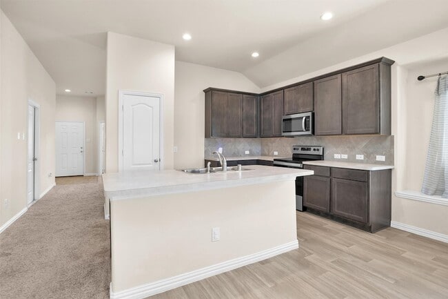 Building Photo - 223 Shoreview Dr