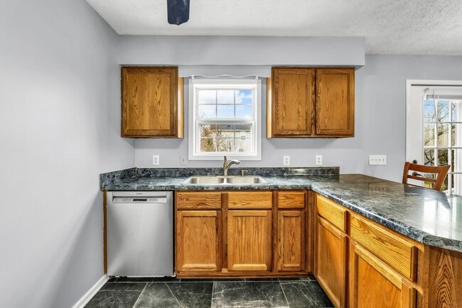 Building Photo - 912 Lyme Brook Ln