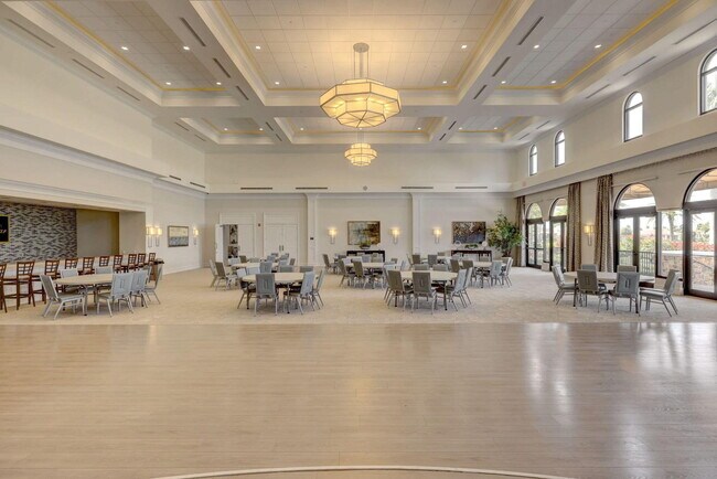 Building Photo - 11460 SW Pietra Wy