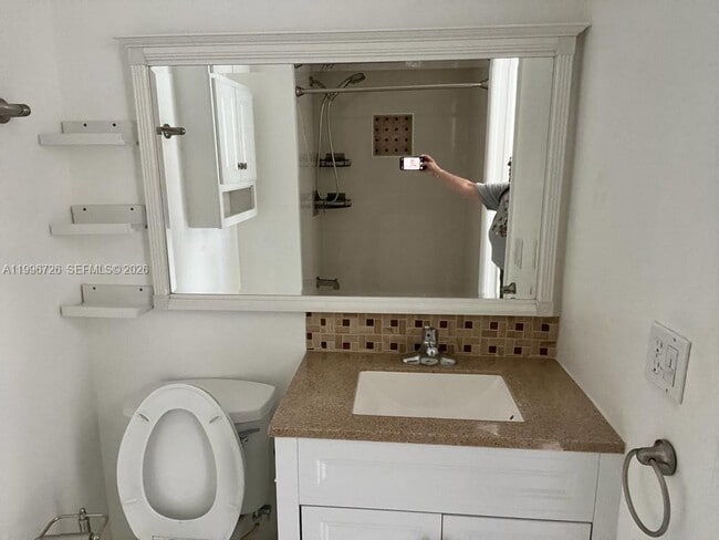 Building Photo - 365 NW 85th Ct