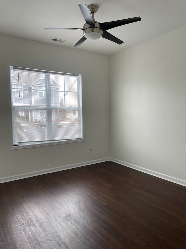 Building Photo - Saylor’s Watch Townhome