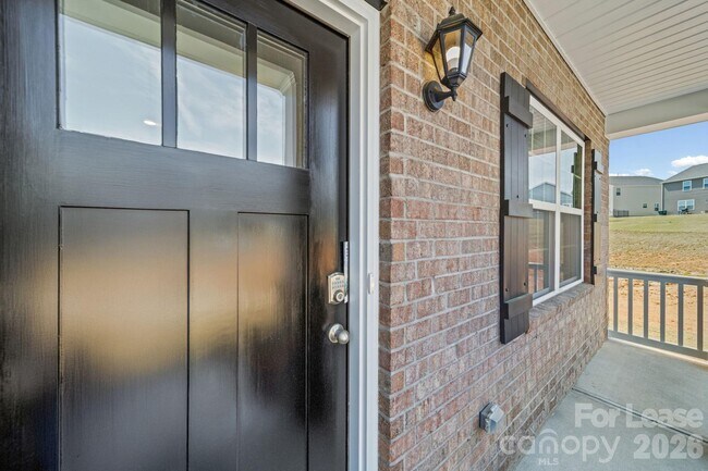 Building Photo - 204 Calvin Crk Dr