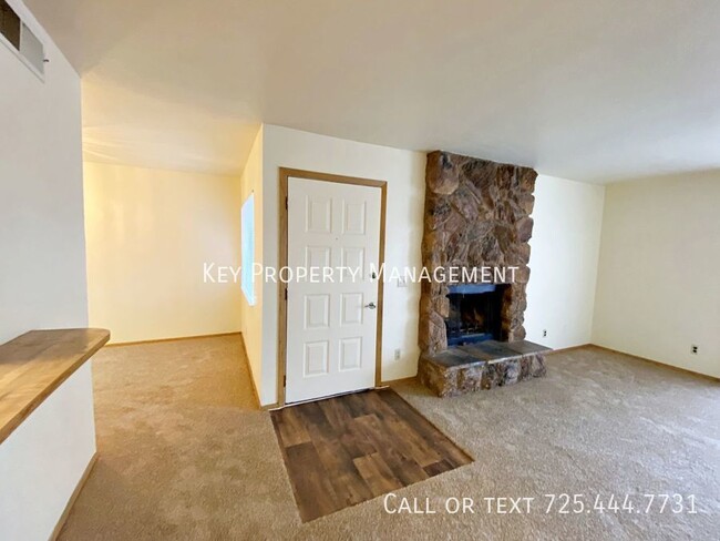 Building Photo - 2 BEDROOM HENDERSON CONDO!