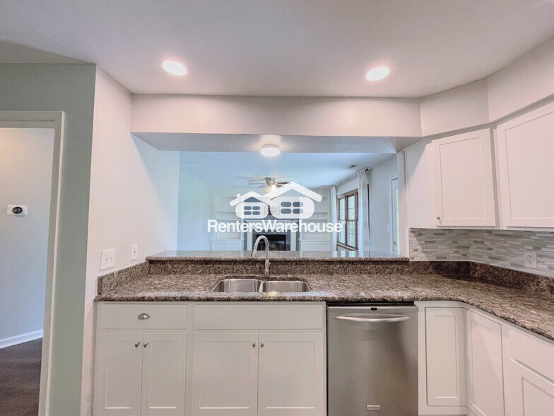 Building Photo - 2045 Cheshire Forest Ct
