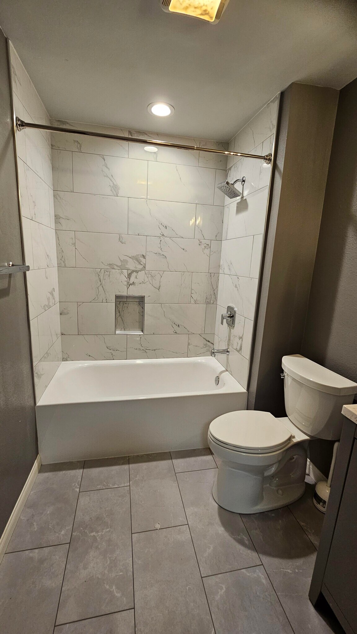 Building Photo - 7964 Mission Center Ct