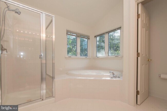 Building Photo - 22 Calabash Ct