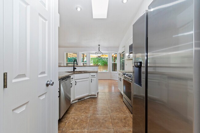 Building Photo - 4467 S Falconrest Way