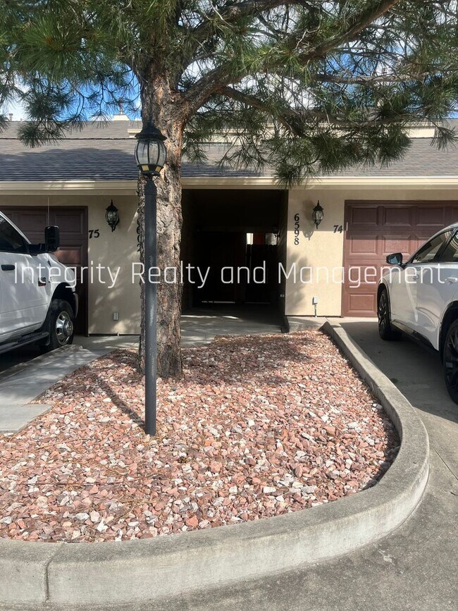 Primary Photo - 6598 Pinewood Dr