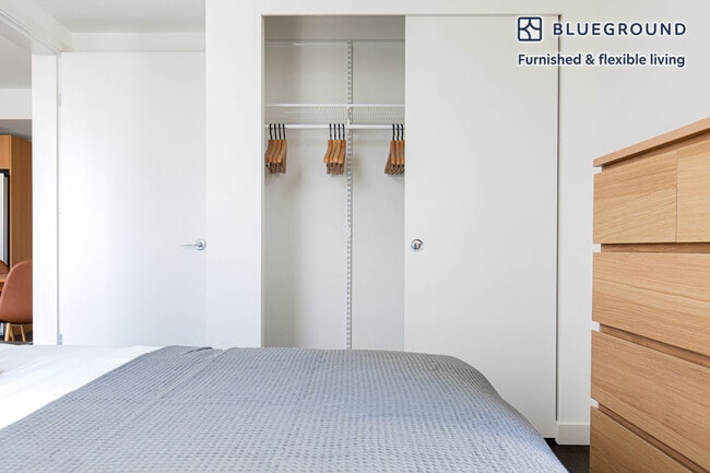 Building Photo - 118 Broadway E