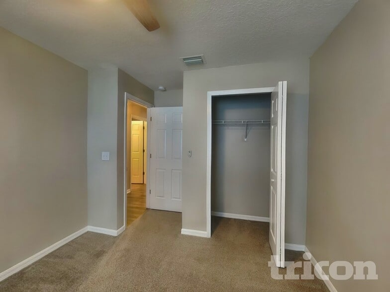 Building Photo - 27909 Breakers Dr