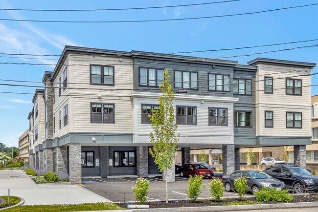 Primary Photo - 1000 Washington St