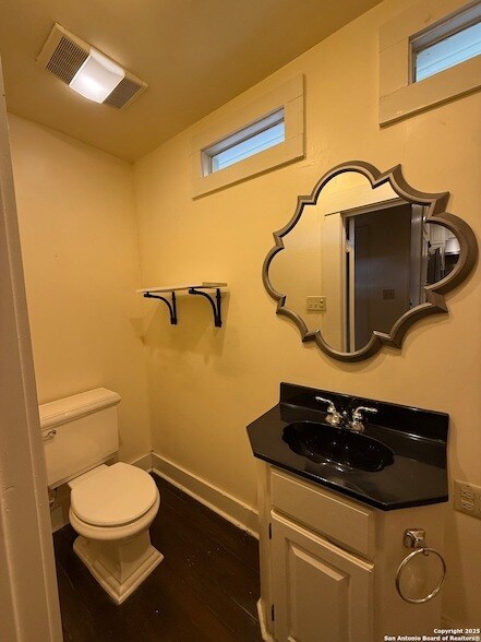 Building Photo - 334 W Gramercy Pl