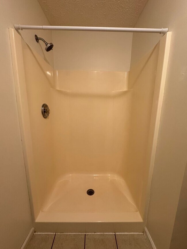 Building Photo - 2692 Callier Springs Rd SE