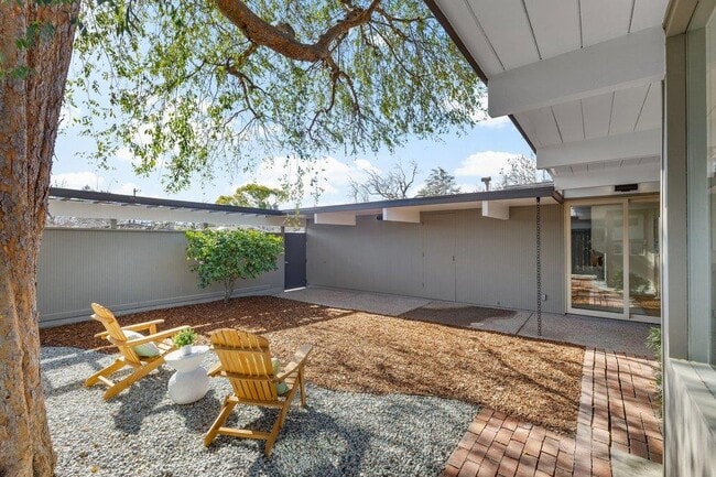 Building Photo - 729 Stendhal Ln