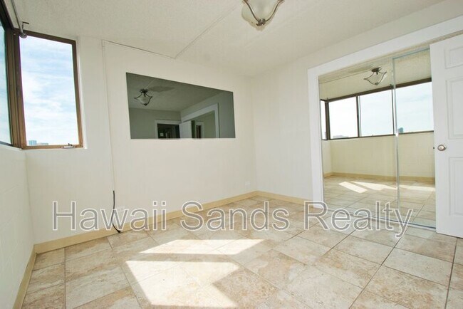 Building Photo - 1040 Kinau St