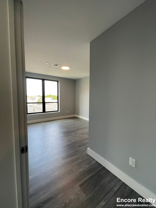 Building Photo - 365 Western Ave