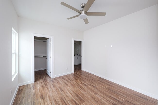 Building Photo - 7525 Cresta Bella St