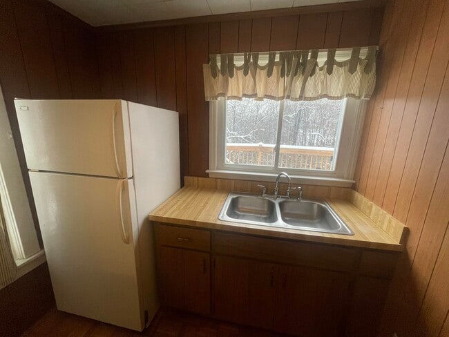 Building Photo - 8224 W Main St