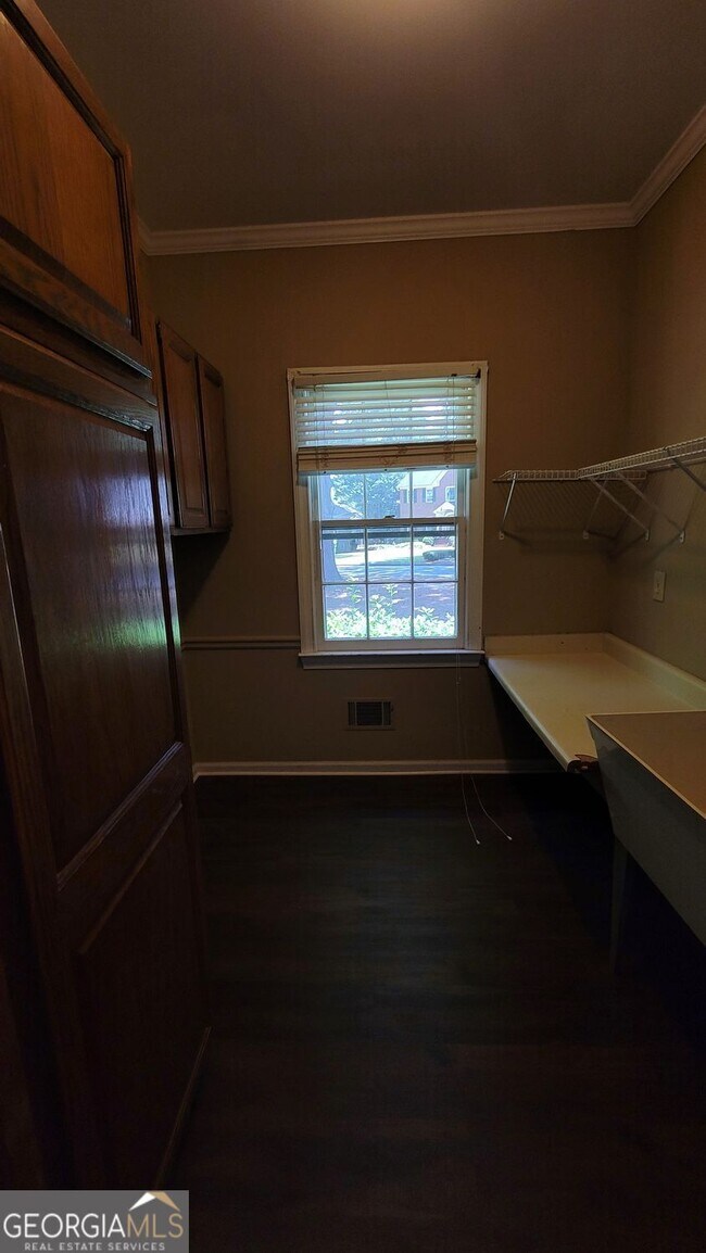 Building Photo - 5005 Johns Creek Ct