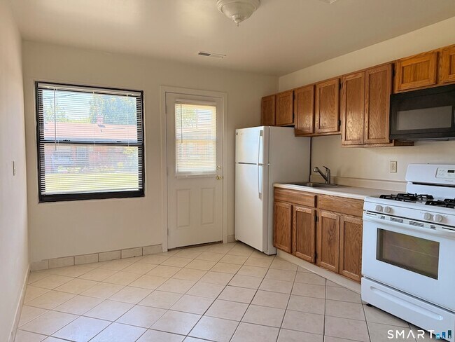 Building Photo - 58 Montoya Cir